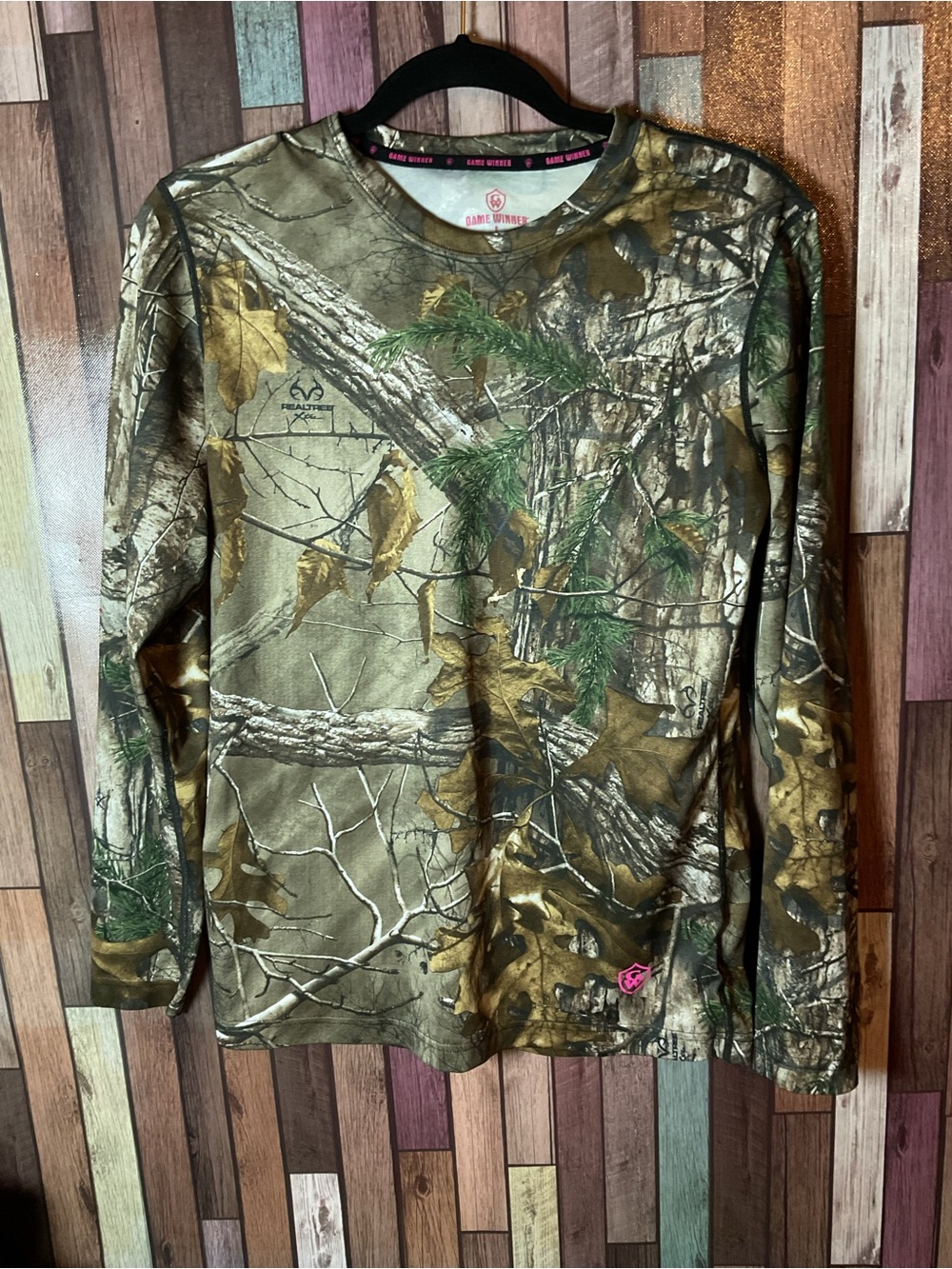Game Winner Women’s Camoflauge Long Sleeve Shirt Size Large